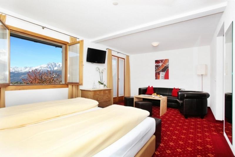 Hotel Central Obersaxen Kültér fotó